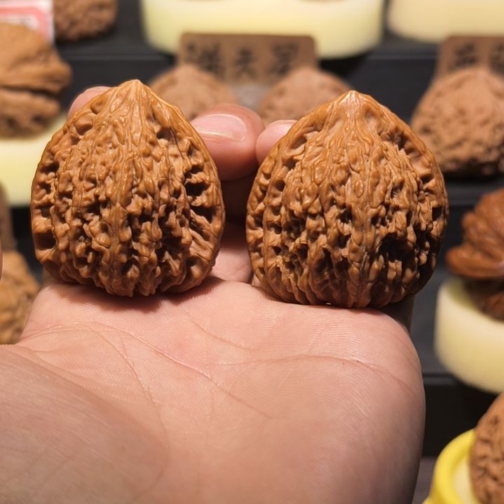 文玩核桃把件野生原树