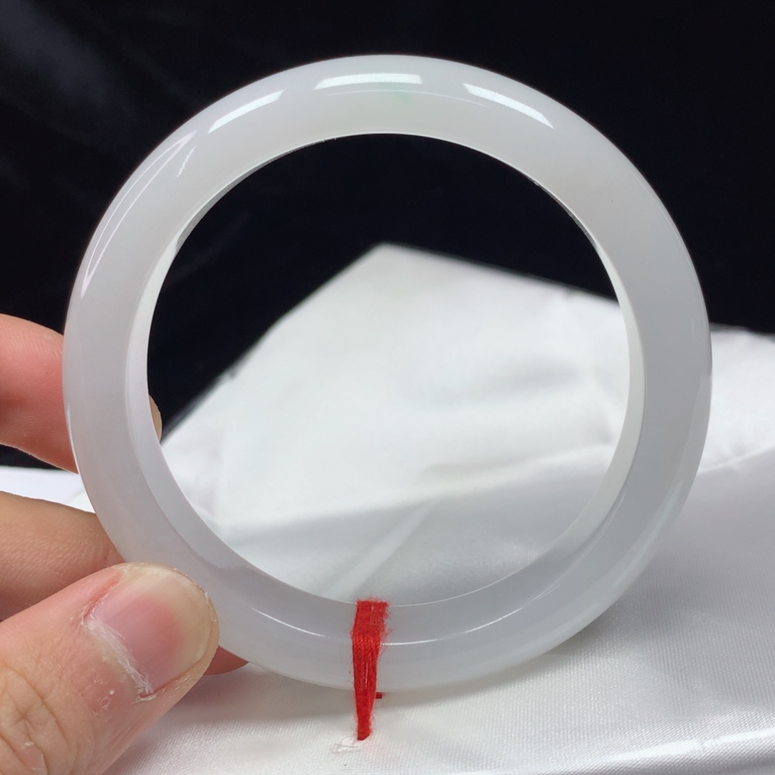 翡翠手镯（圆镯）未镶嵌58.3