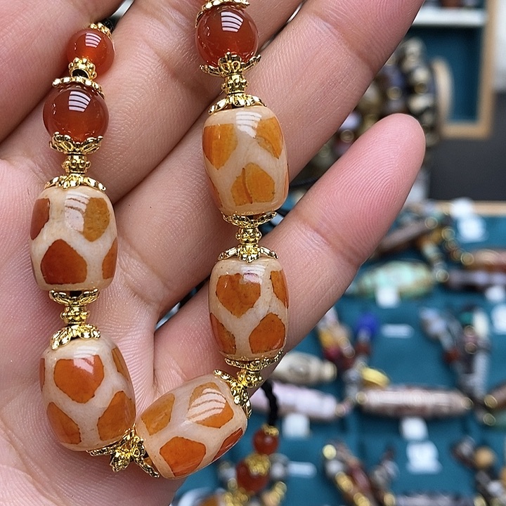 玛瑙/玉髓颈饰合金