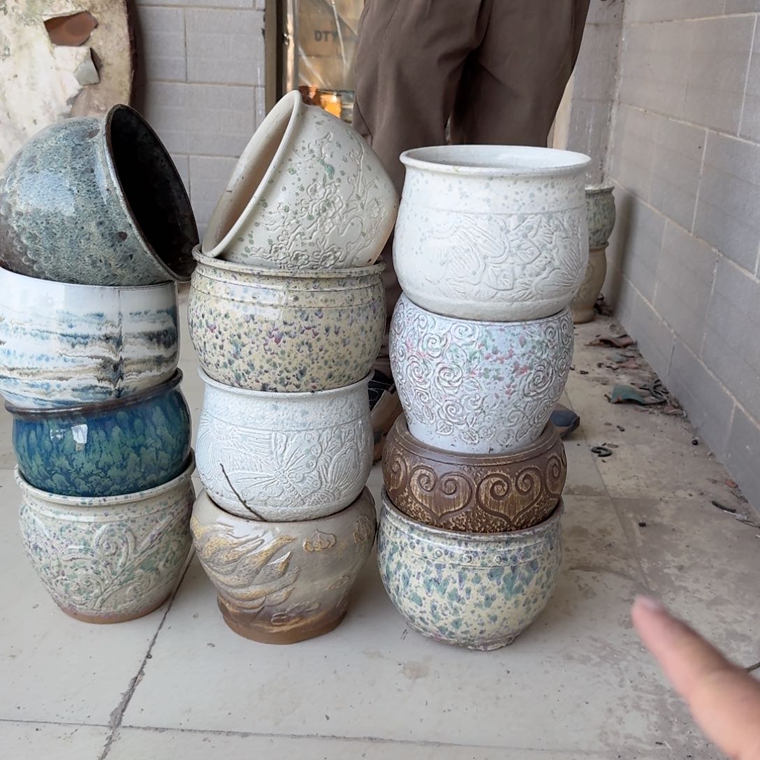 紫砂花盆口18高18左右瑕疵颜色随机发两个