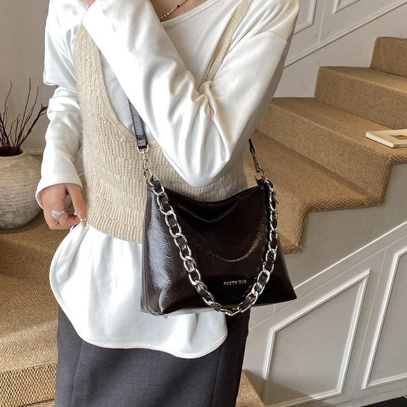 大容量包包女式新款秋冬复古高级感腋下包单肩斜挎手提包