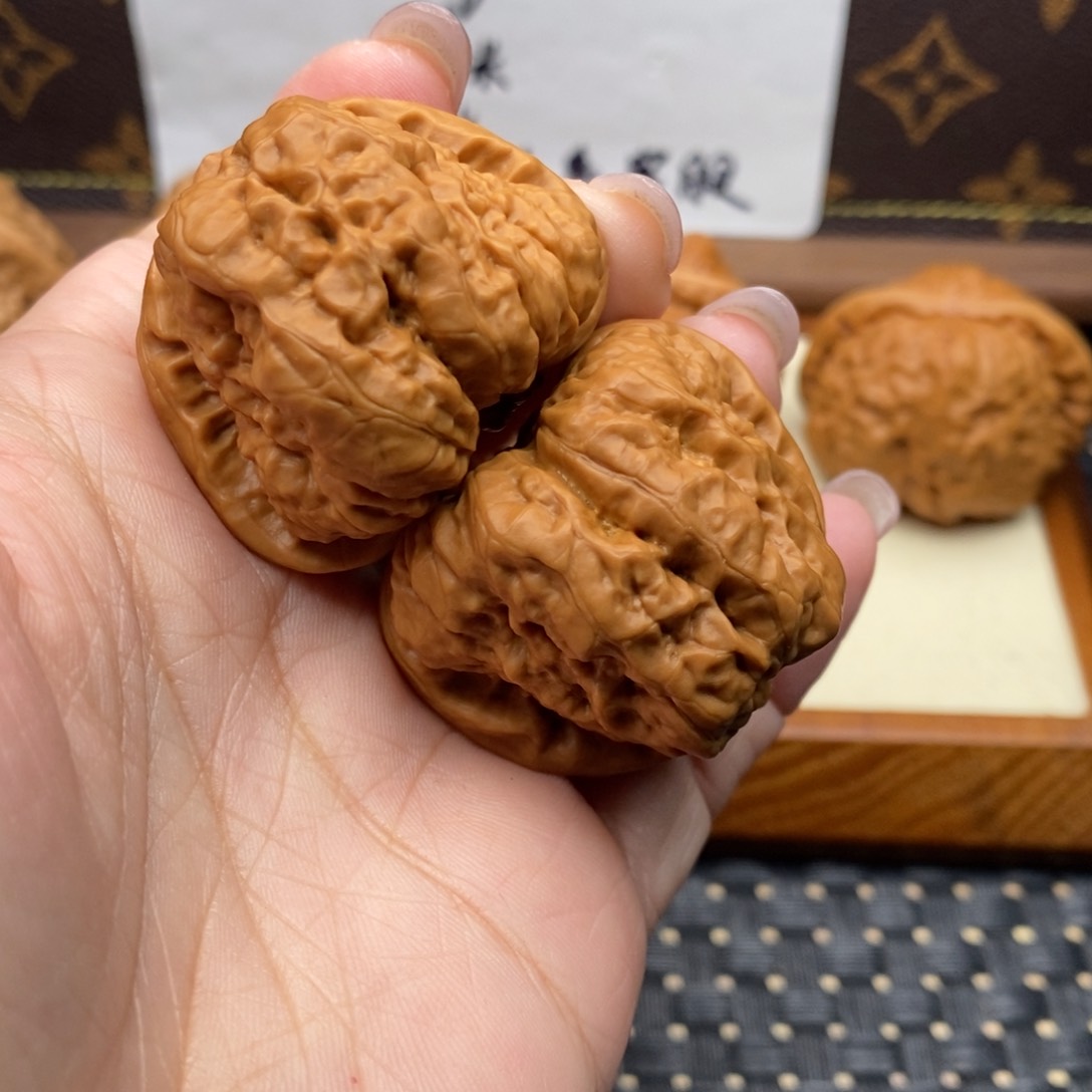 文玩核桃把件全品边40左右