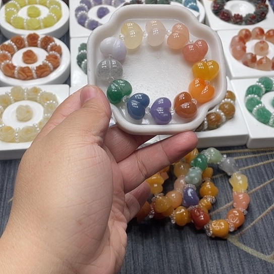 石英质玉（非洲翠）合金手串