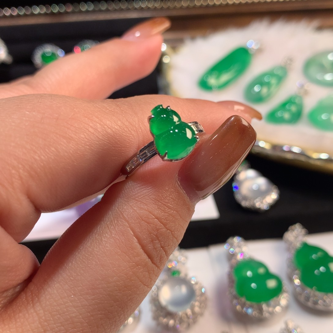 翡翠戒指未镶嵌戒指