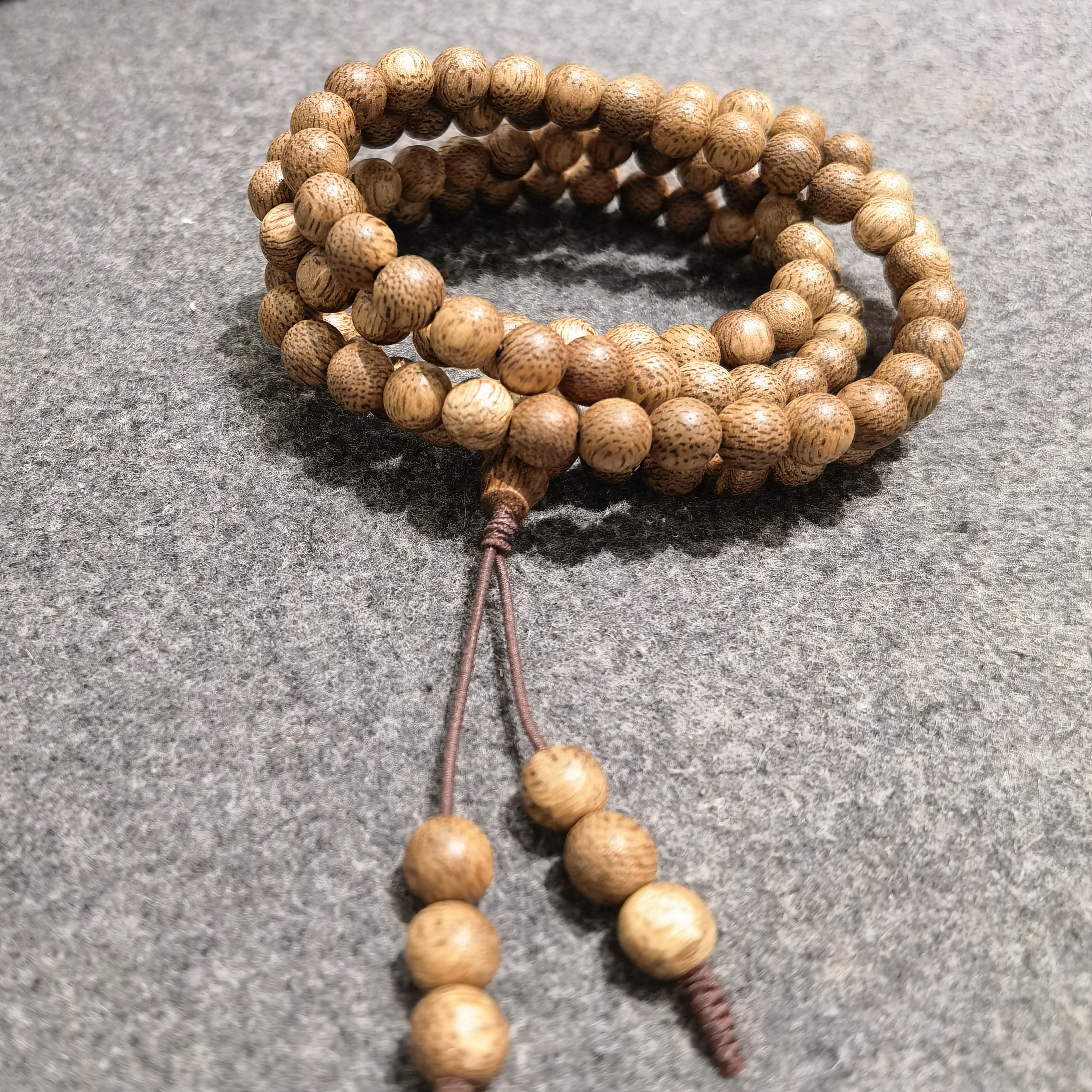 沉香柬埔寨菩萨0.6cm多圈沉香手串