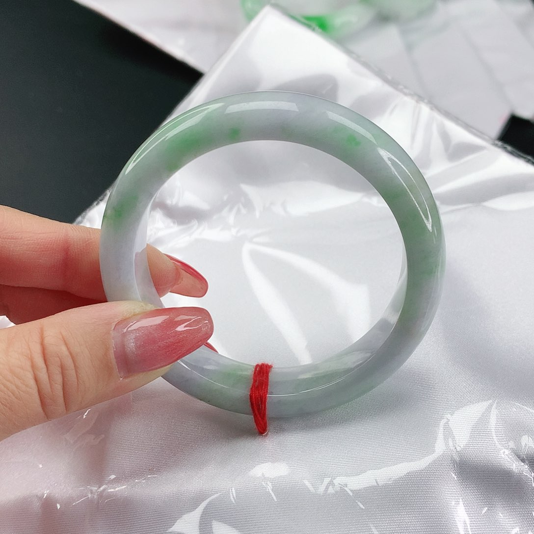 翡翠手镯未镶嵌翡翠075