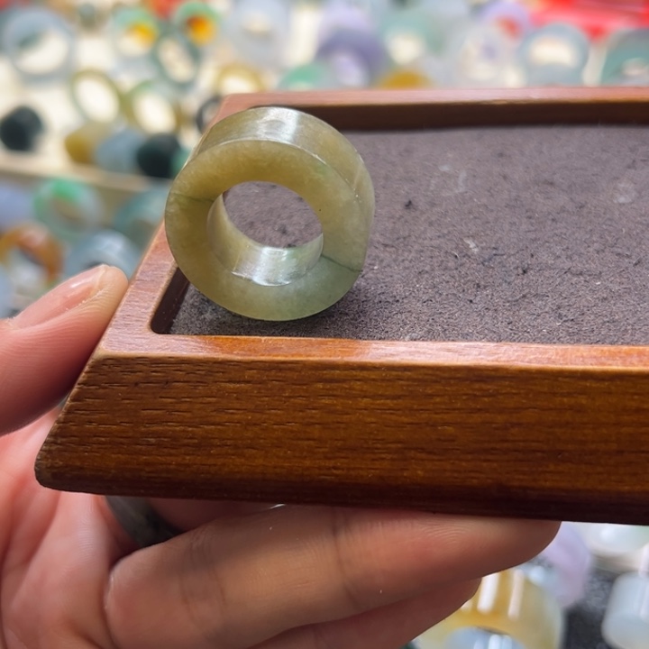 定制翡翠未镶嵌翡翠