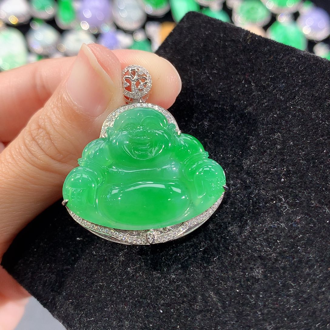翡翠18K金镶嵌颈饰