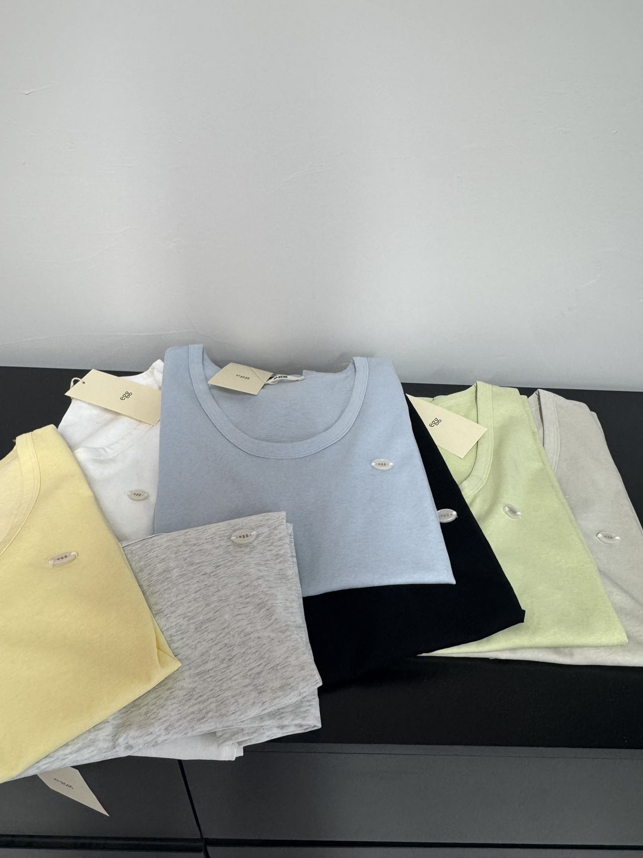 LD 251918蛋家冰激淋琥珀扣U领T