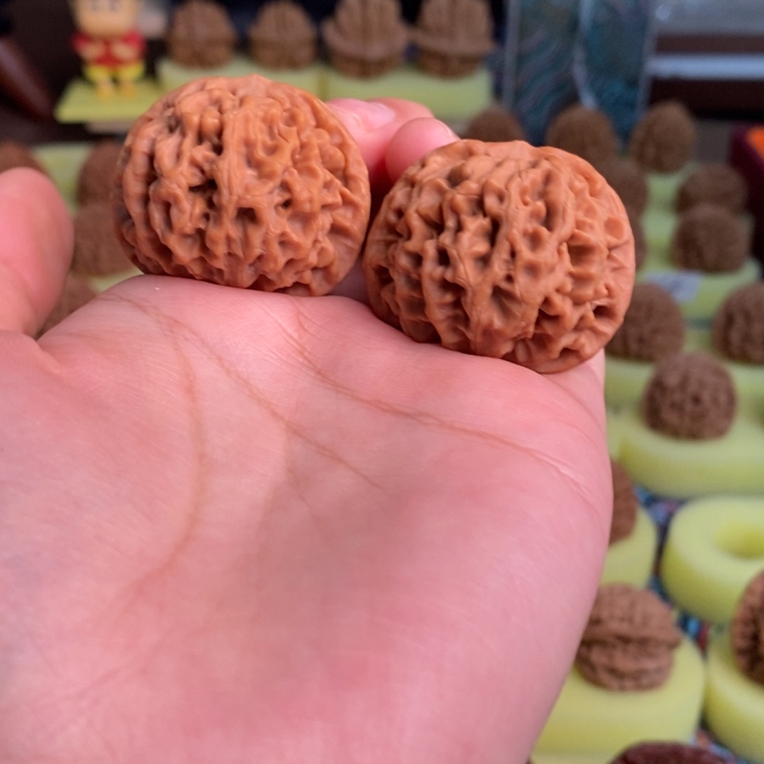 核桃秦岭闷尖狮子头36瑕疵