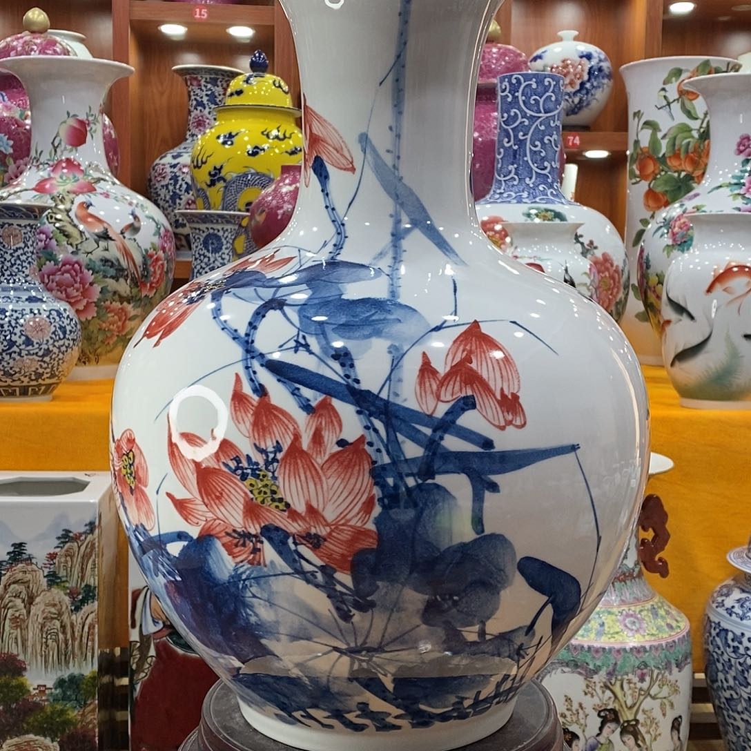 摆件闲**步景德镇陶瓷赏瓶