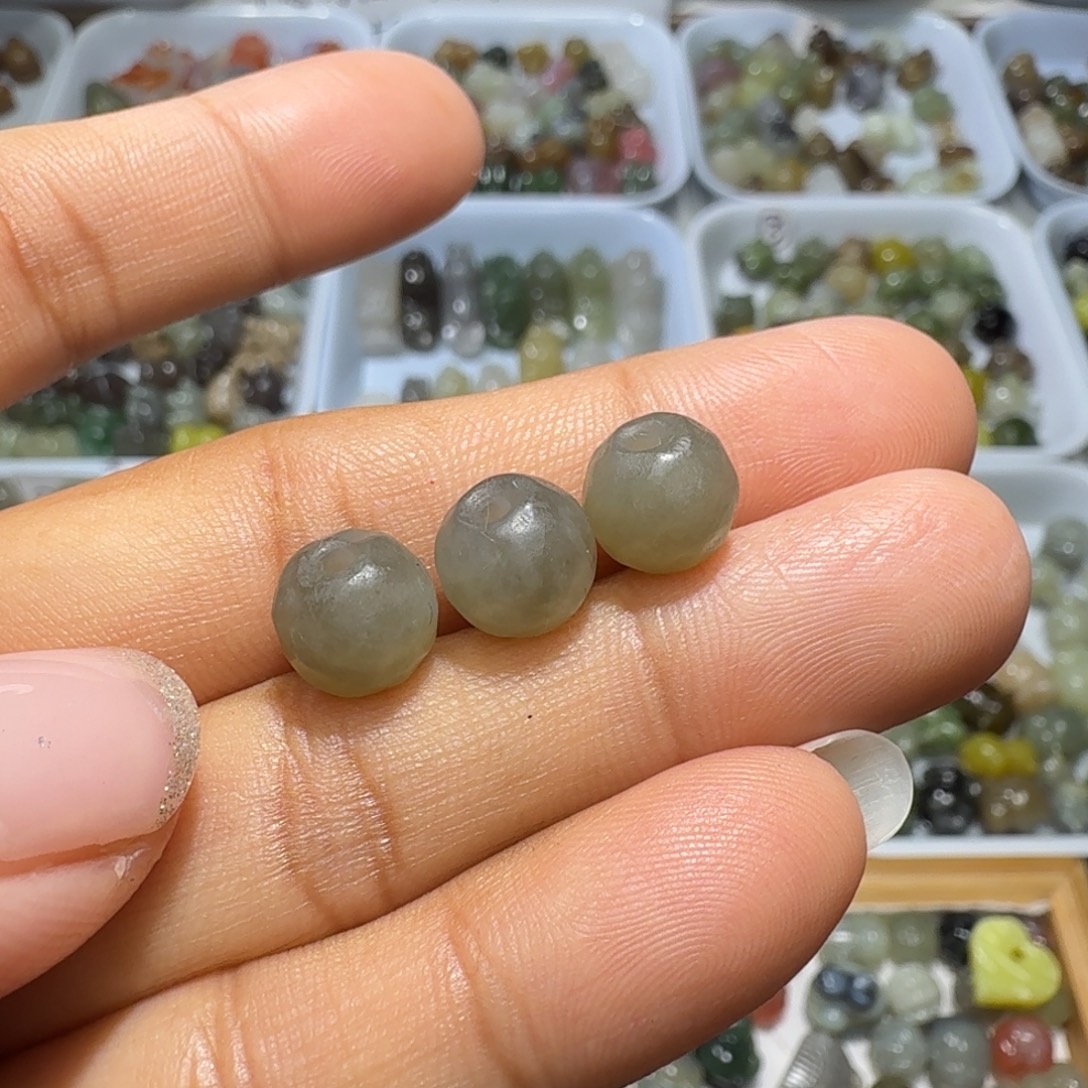 和田玉未镶嵌珠宝奇石卡十