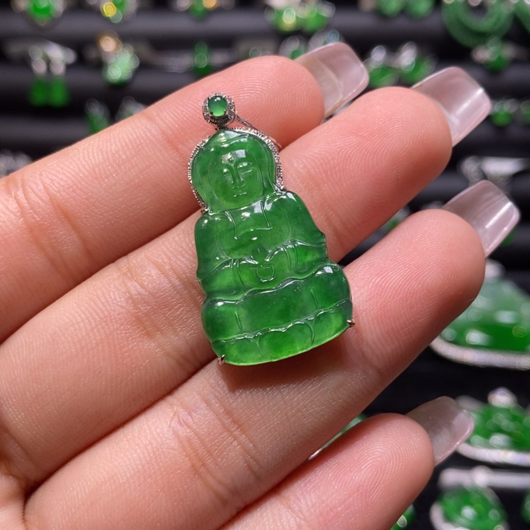 翡翠颈饰18K金镶嵌天然翡翠