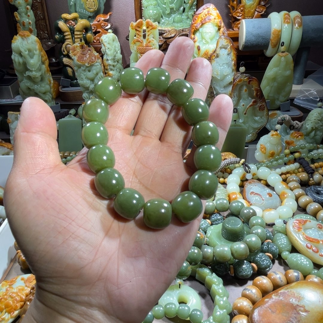 开***关透闪石质玉未镶嵌珠宝奇石