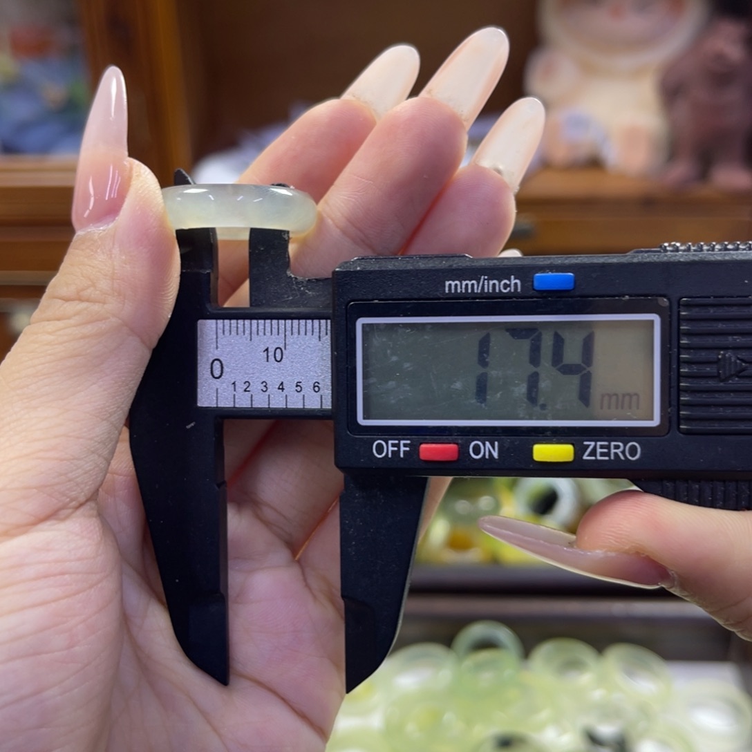 蛇纹石玉未镶嵌手镯17