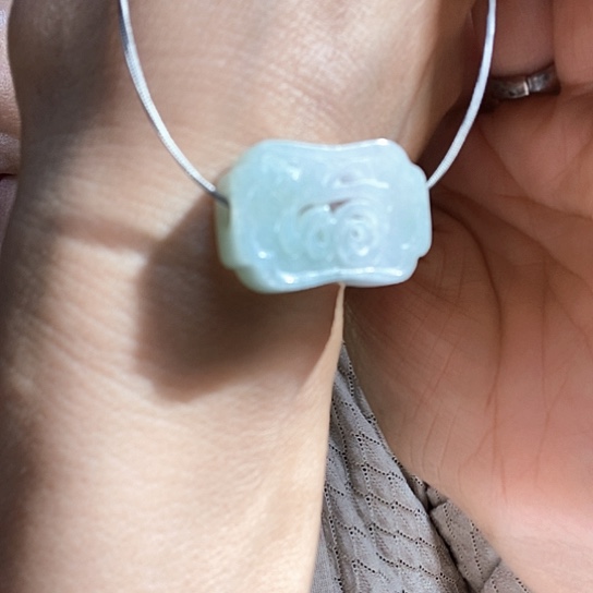 翡翠未镶嵌颈饰Wyy tu OPP hop