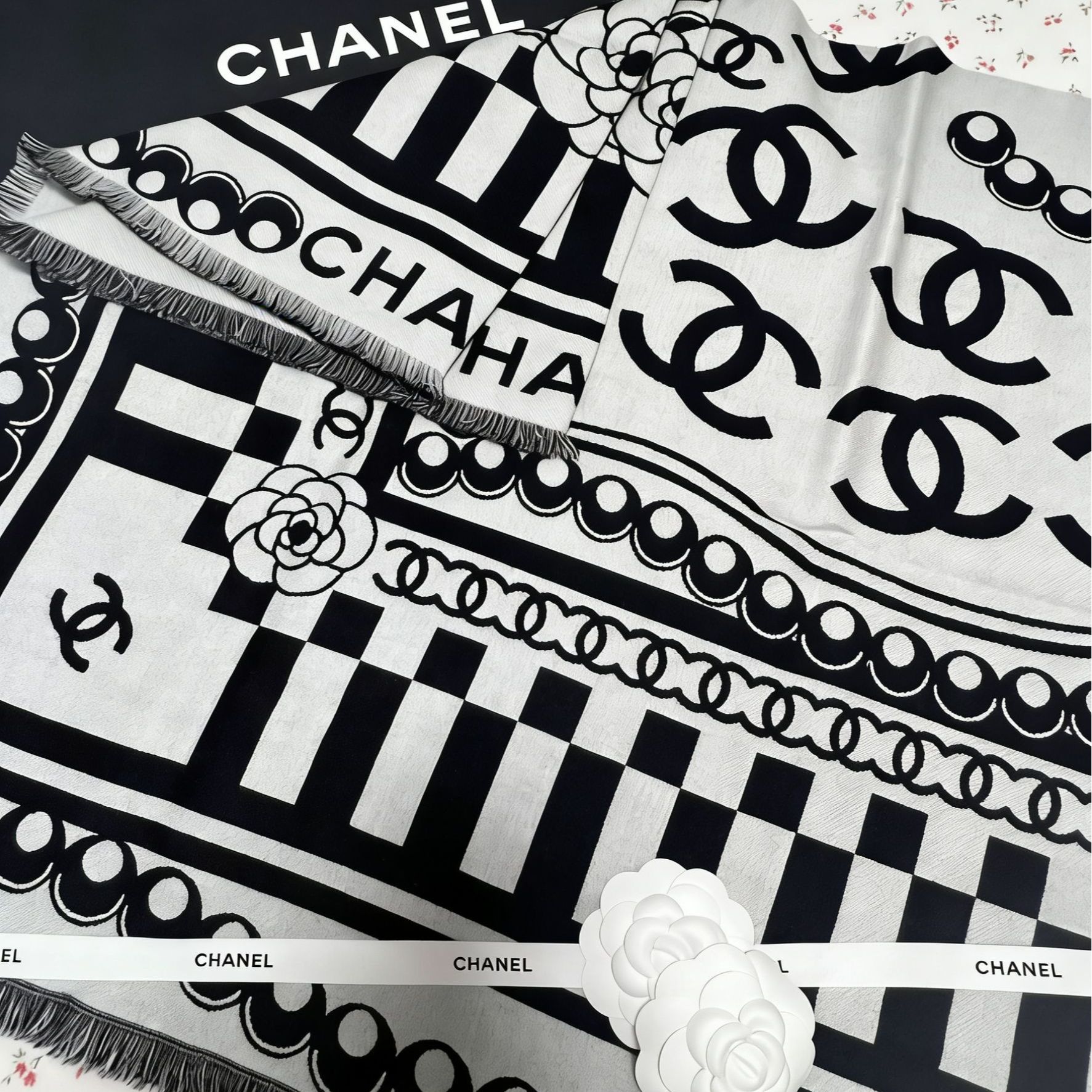 未使用 Chanel/香奈儿 小花6欢 26C 珍珠山茶花 披肩