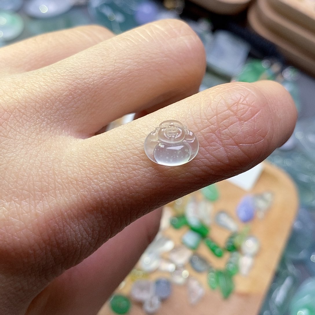 翡翠颈饰未镶嵌翡翠