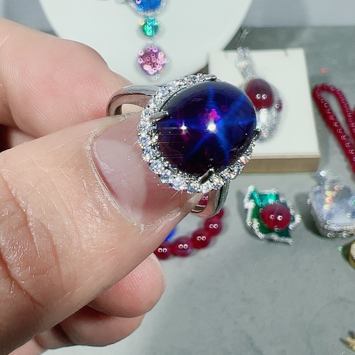 红宝石颈饰未镶嵌