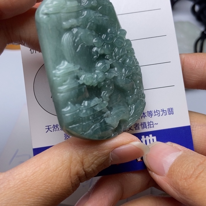 翡翠颈饰未镶嵌翡翠