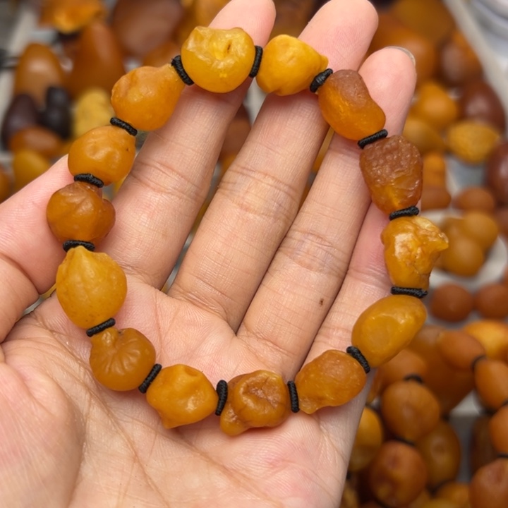 琥珀未镶嵌颈饰天然蜜蜡