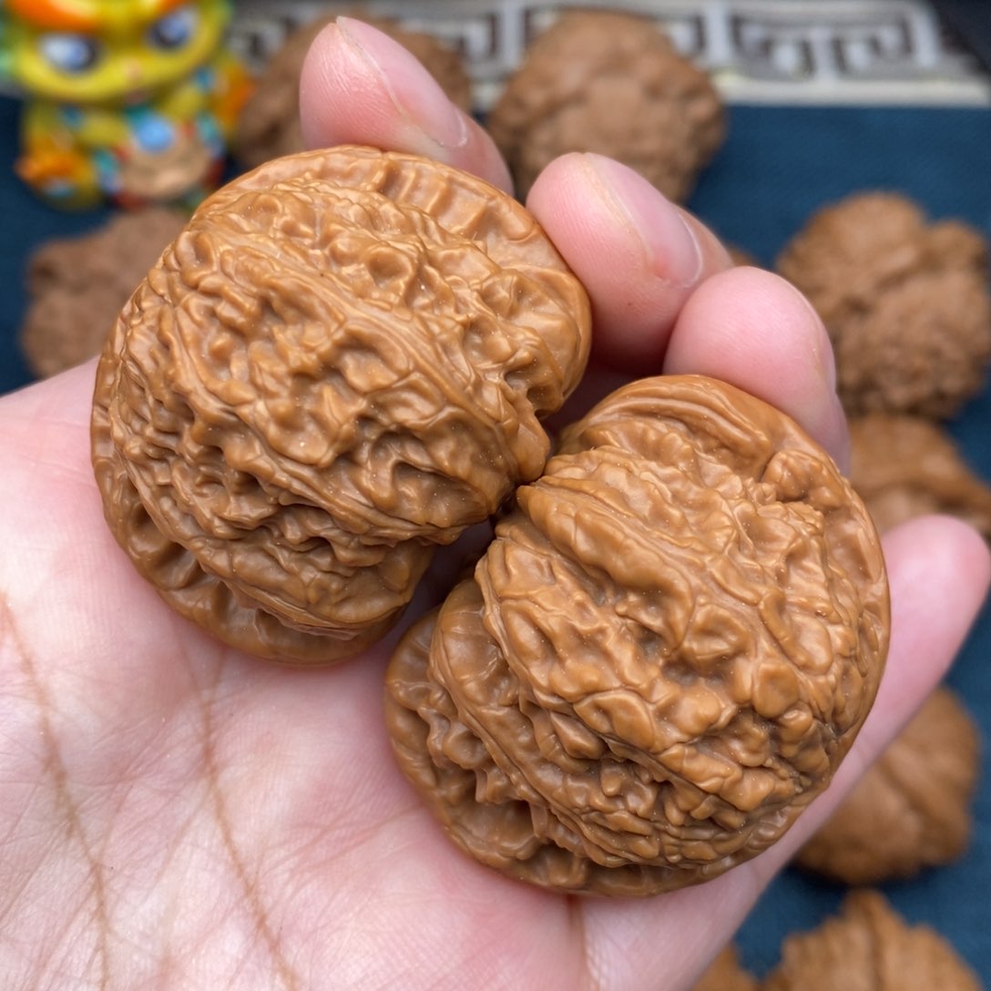 文玩核桃把件41精品红皮闷白