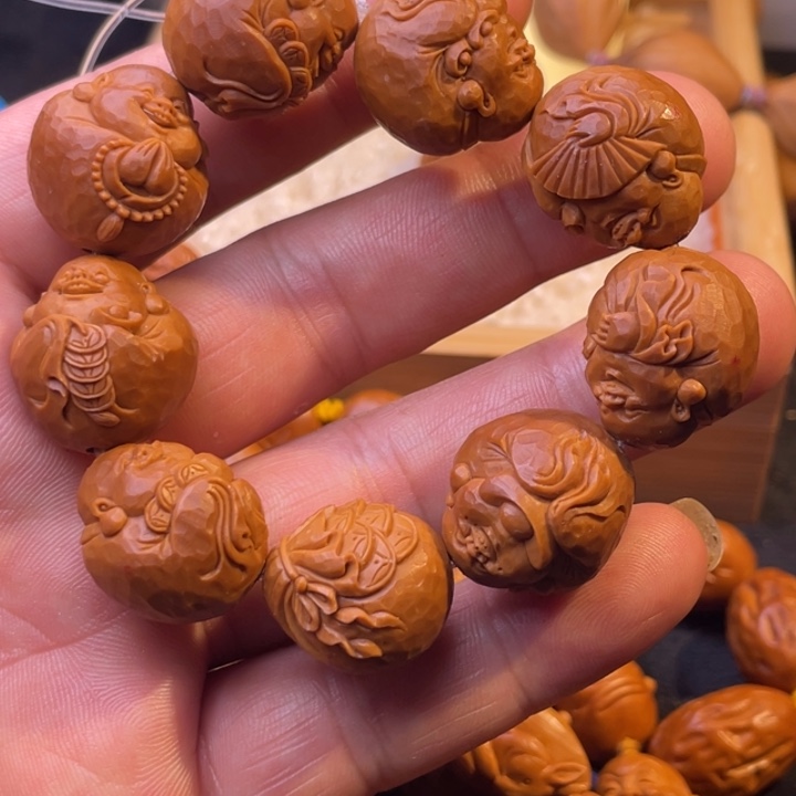 橄榄核吊坠钻石面米勒