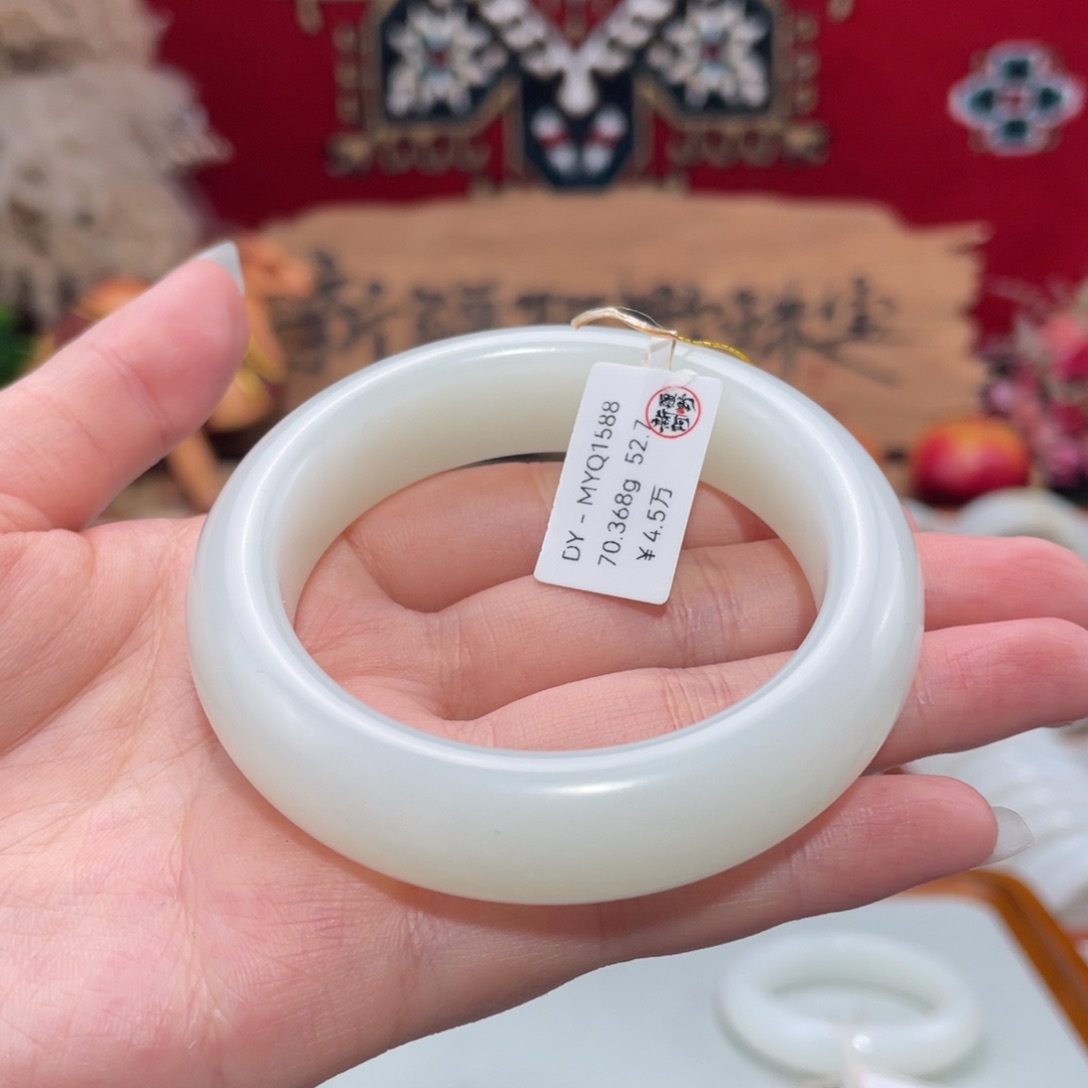 未镶嵌手镯和田玉上等和田玉手镯