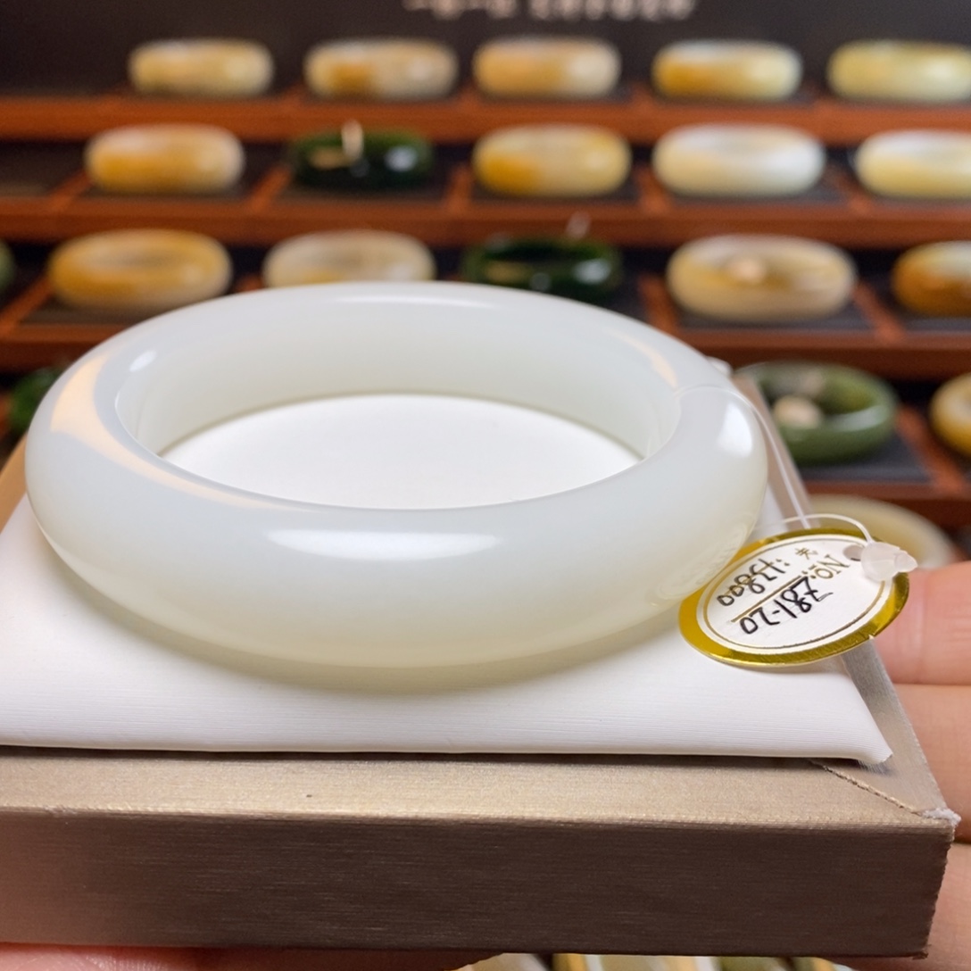 波***波和田玉未镶嵌手镯56➕