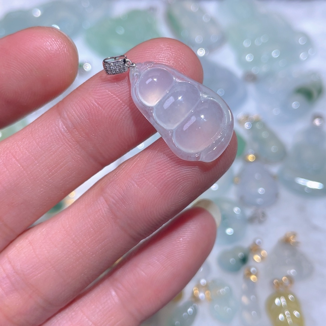 翡翠18K金镶嵌颈饰翡翠