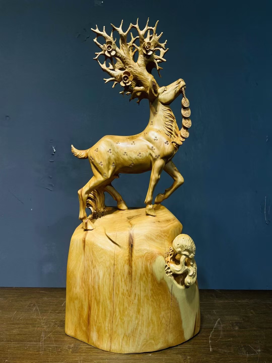 崖柏，【一鹿发立体镂空，工艺精细，实物尺寸：25-18-56，