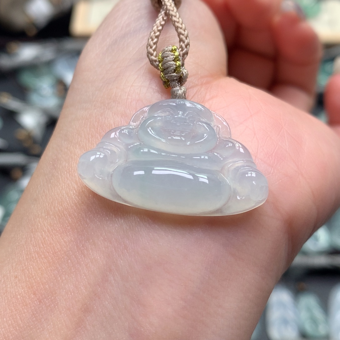 翡翠颈饰未镶嵌佛公