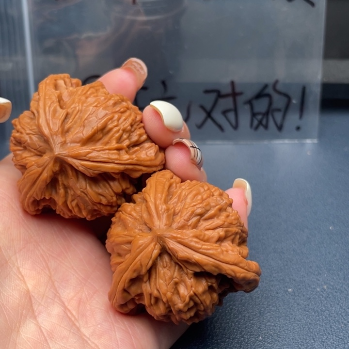 洲***武文玩核桃吊坠白狮子