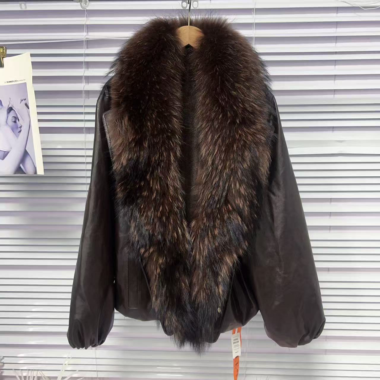 0330【凡家衣橱】气质时尚百搭洋气保暖加绒加厚貉子毛领蛋白皮外套