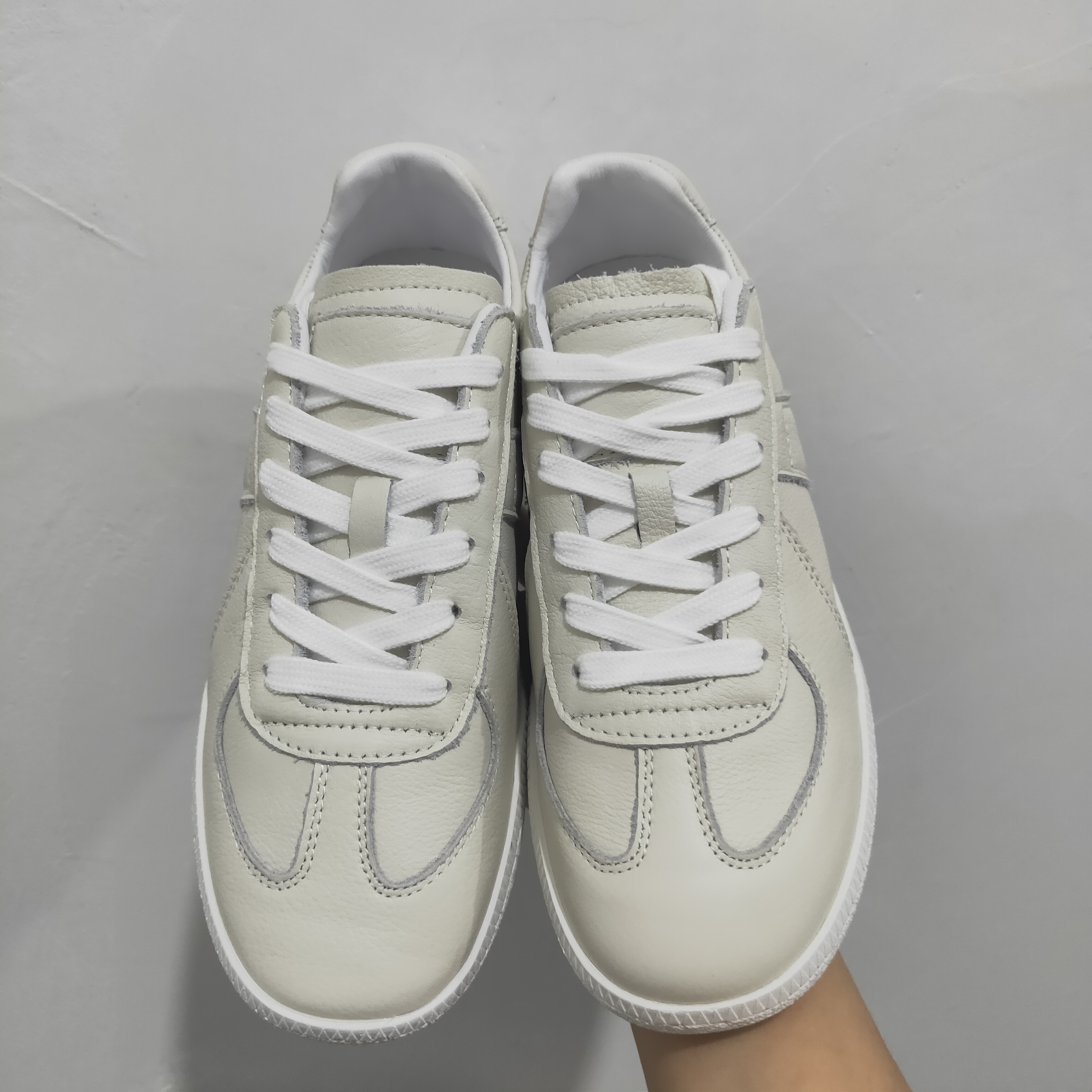 系带百搭休闲板鞋2305