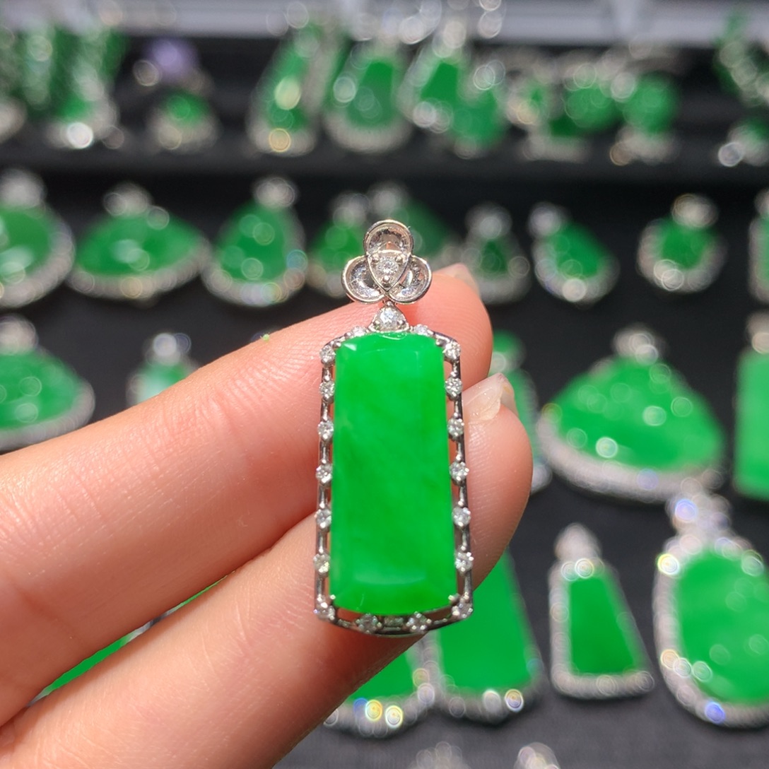 翡翠18K金镶嵌吊坠(不含链)翡翠