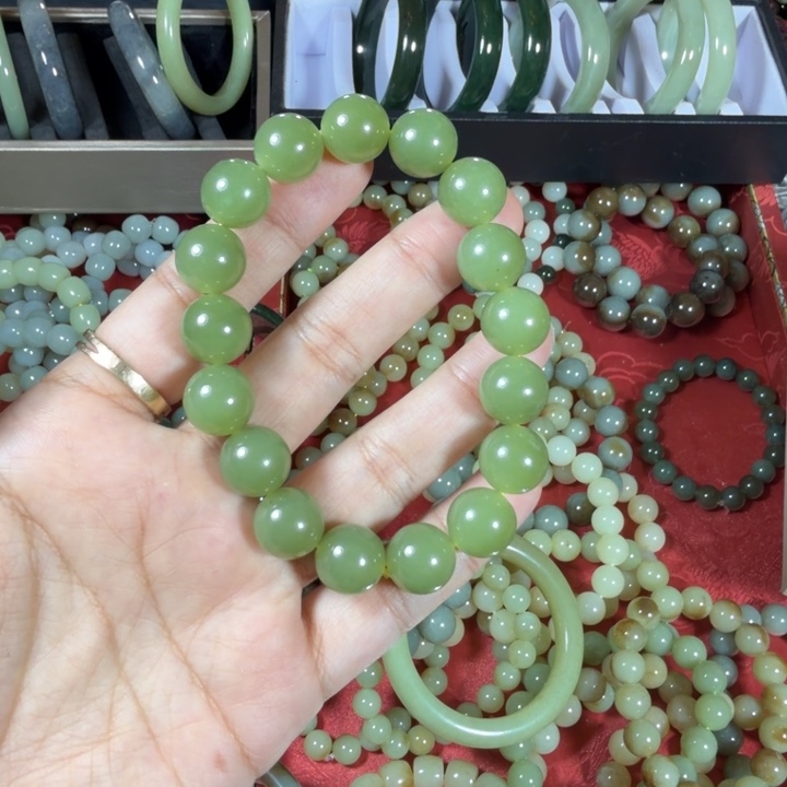 和田玉（糖玉）未镶嵌手链