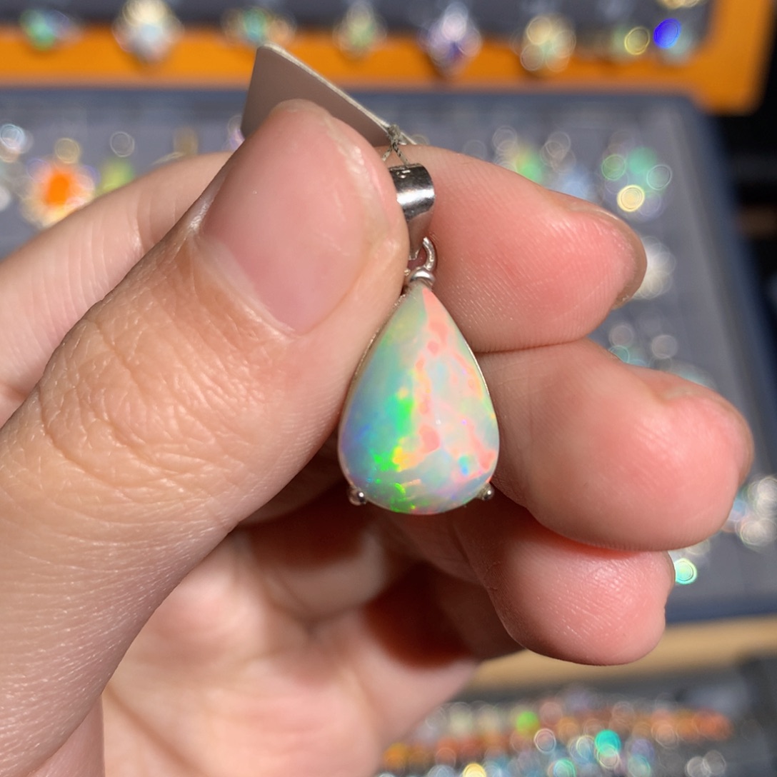 银S925镶嵌欧泊欧泊吊坠y