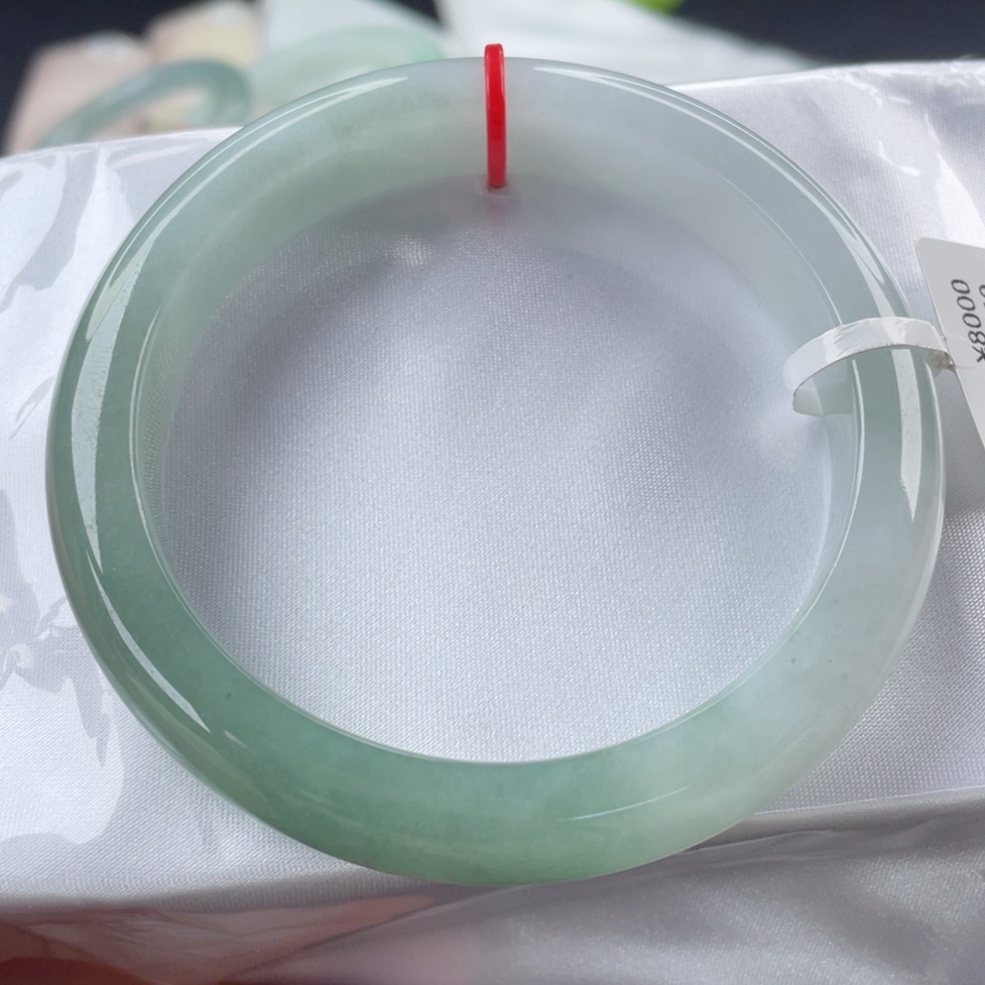 翡翠手镯未镶嵌61.6圈