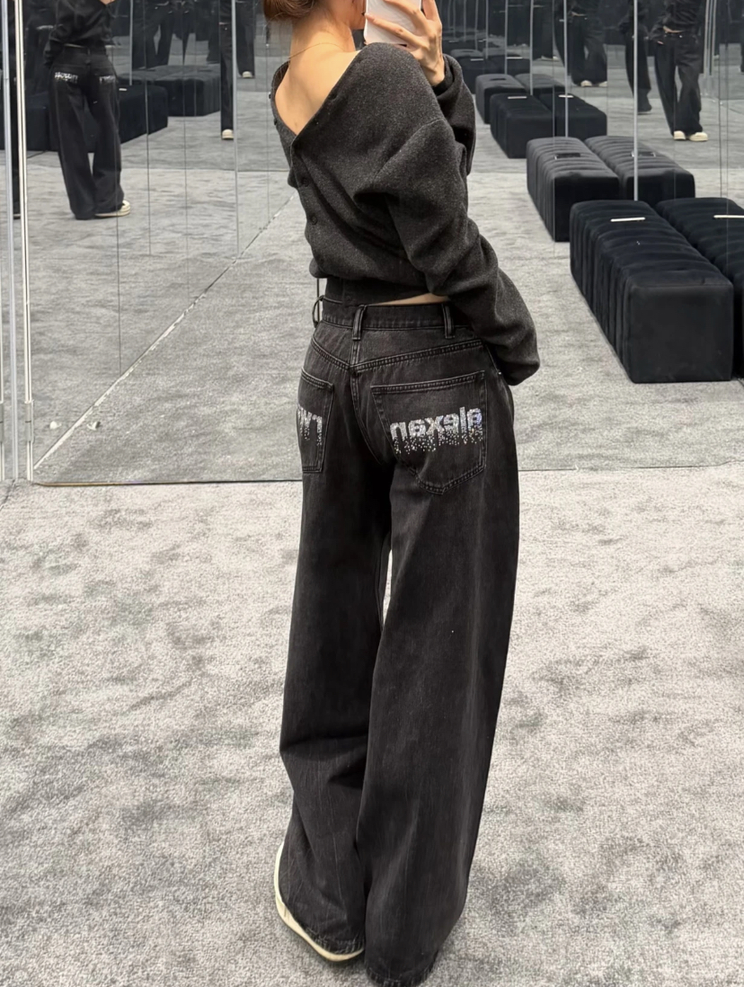 GXW2025SS 字母烫钻水洗做旧弯刀牛仔裤