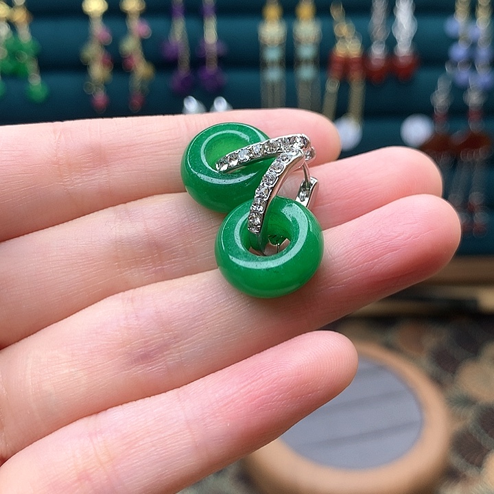 石英质玉耳钉合金