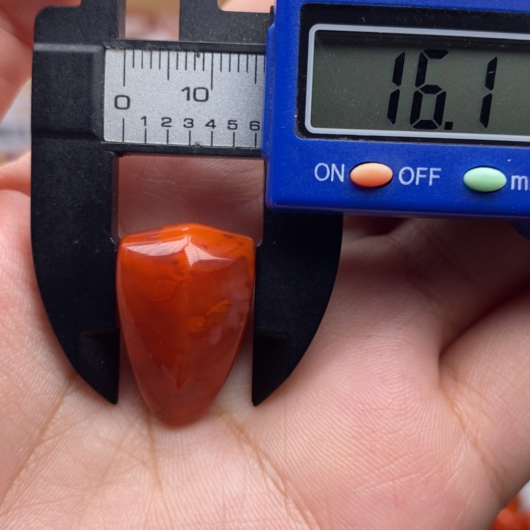 南红玛瑙配饰未镶嵌小矿点