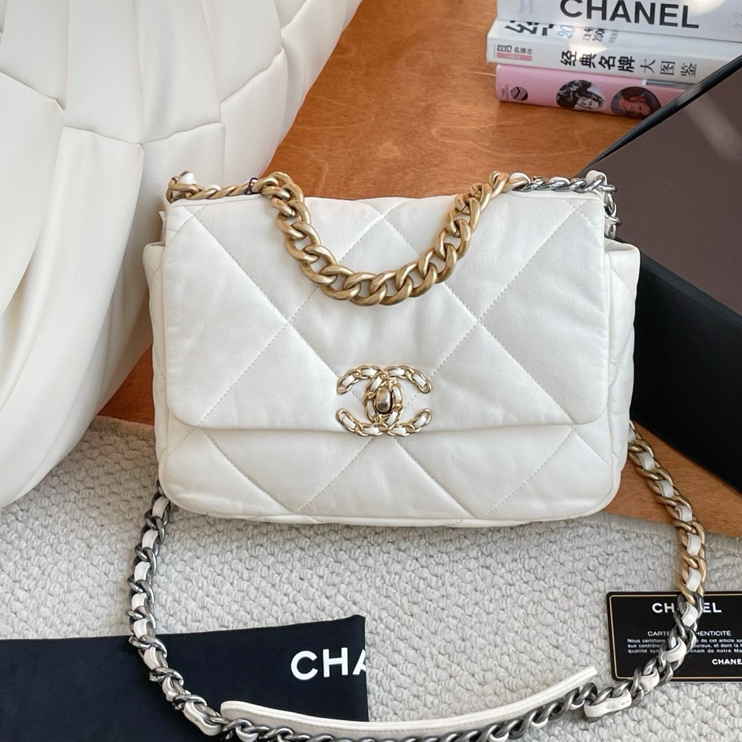 95新 Chanel/香奈儿 19bag小号白色31开全套无票 JM7-3245