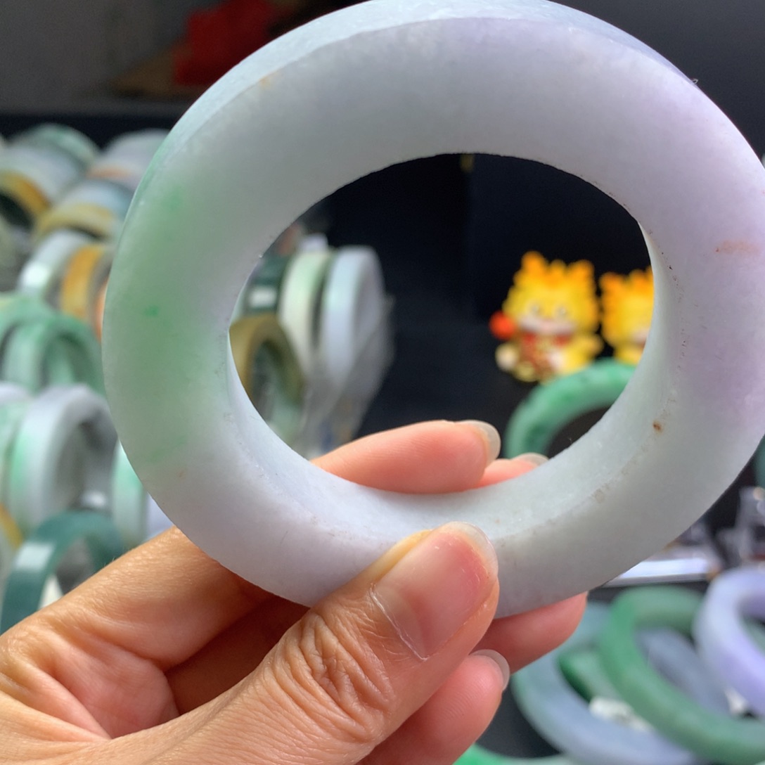 定制翡翠未镶嵌手镯