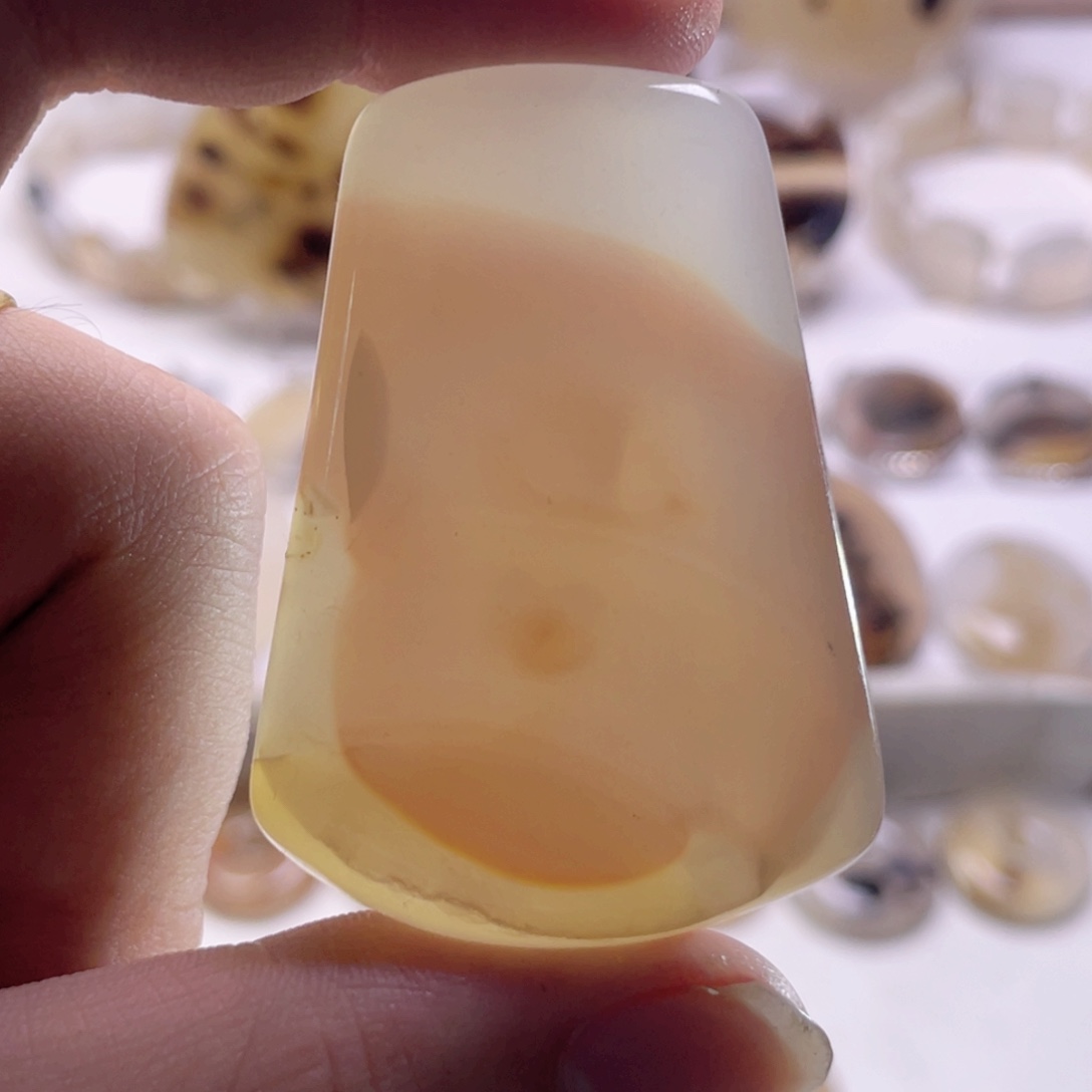 玛瑙/玉髓未镶嵌珠宝奇石