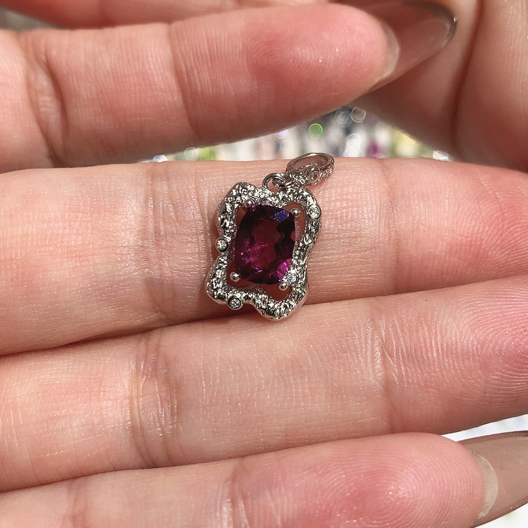 银S925镶嵌石榴石（紫牙乌）吊坠(不含链)