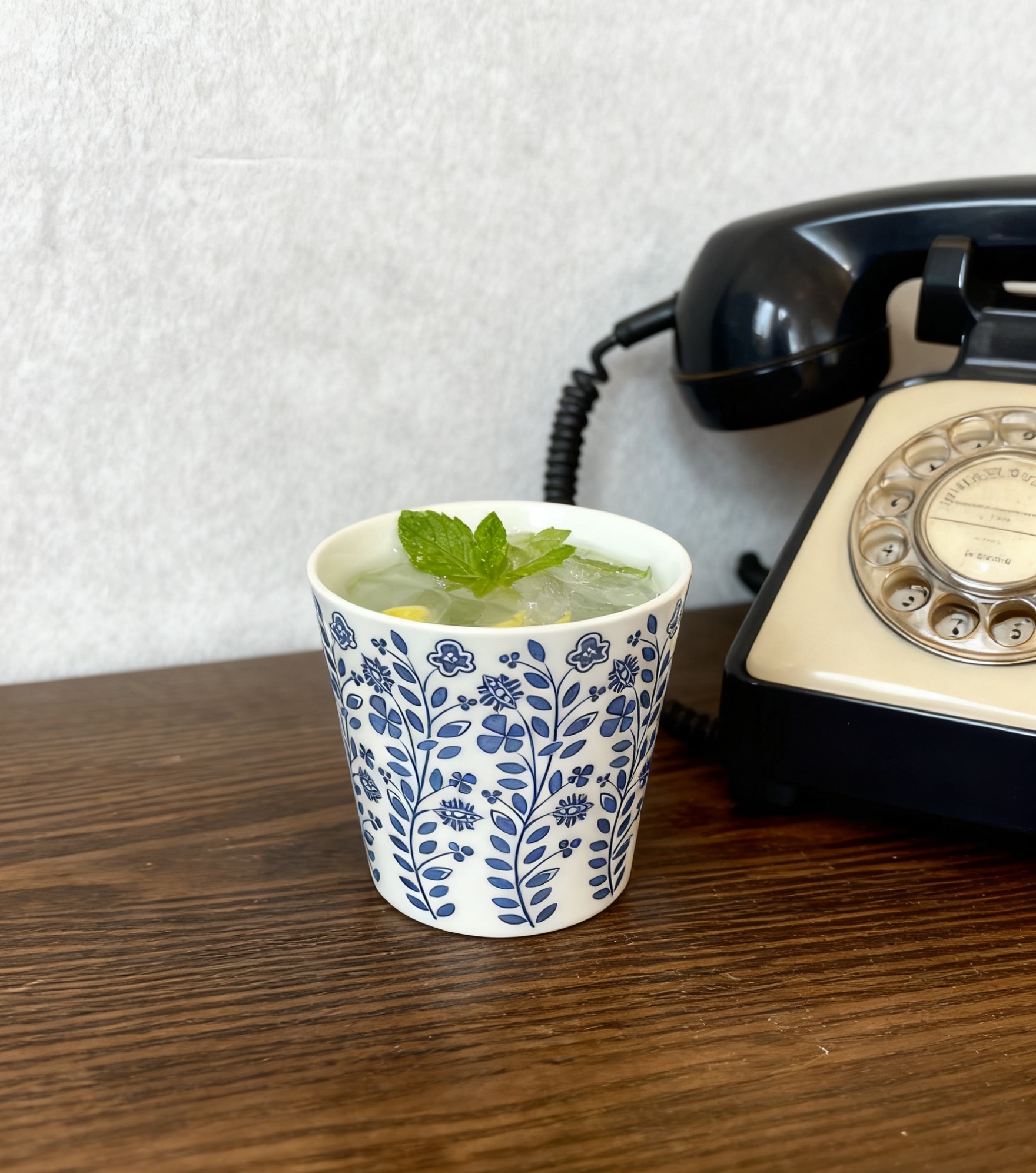 手工手绘蔓花青花品茗杯复古缠枝纹中式雅致创意家用猪口杯 MB132