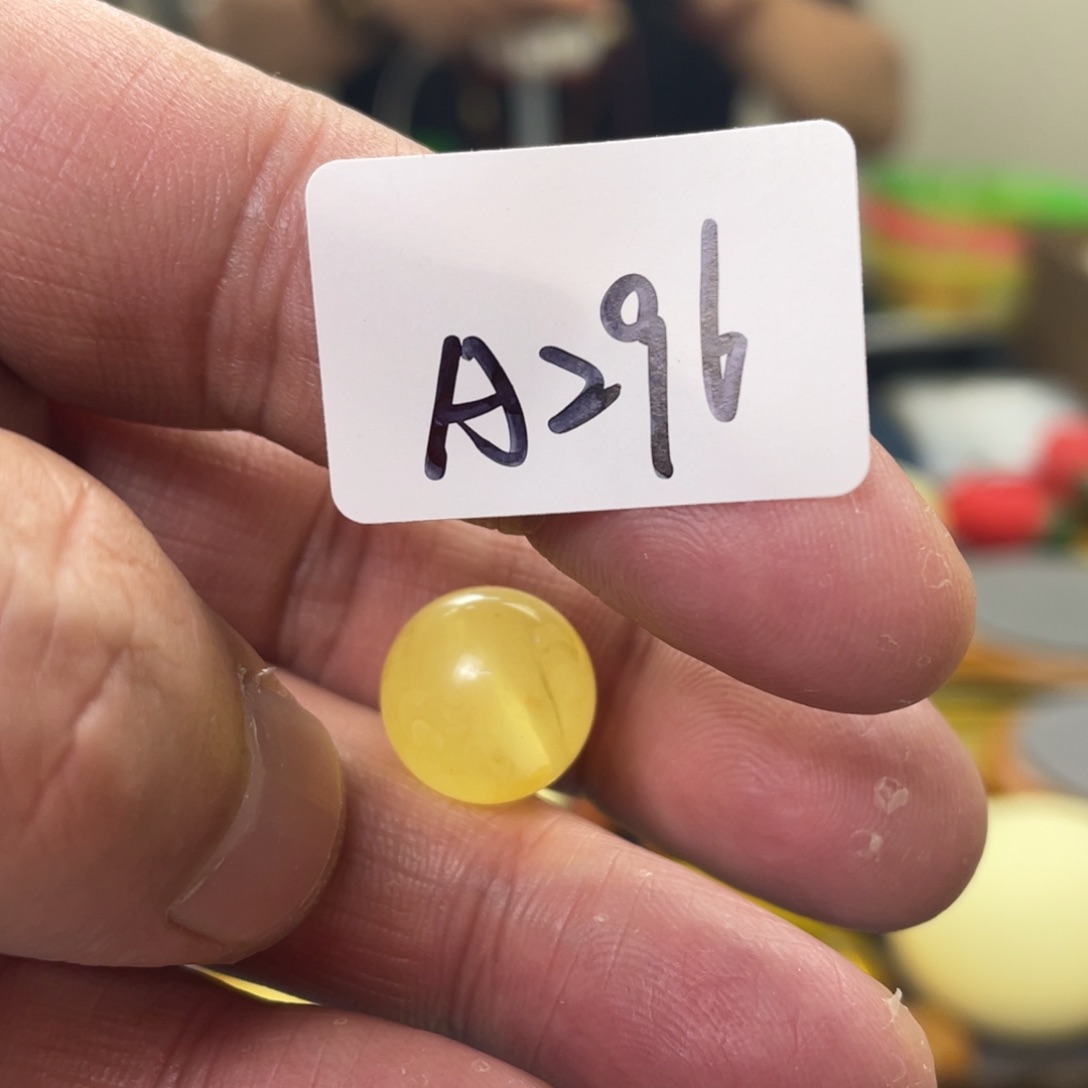 手链琥珀未镶嵌多样性发，发其中一件