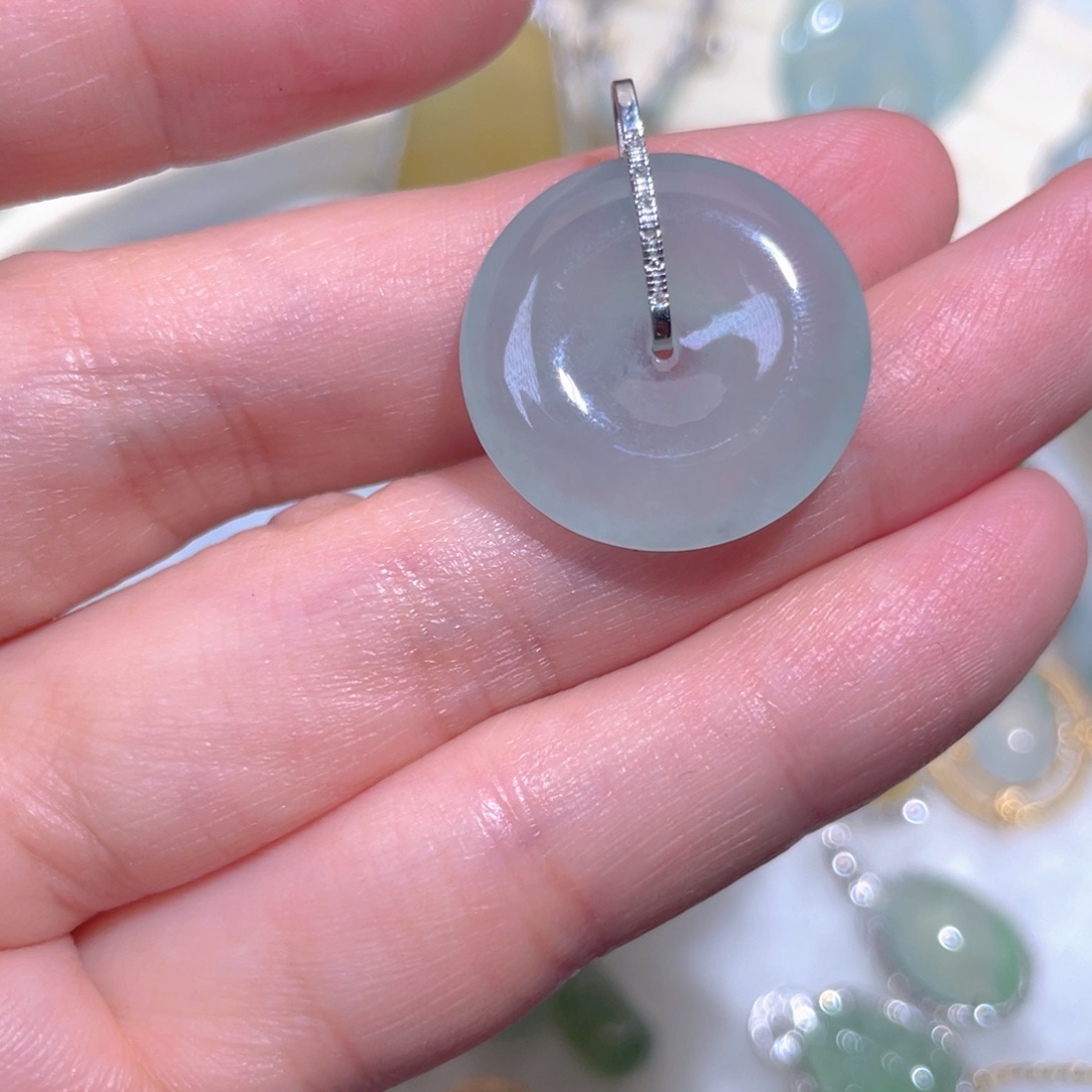 翡翠颈饰18K金镶嵌翡翠