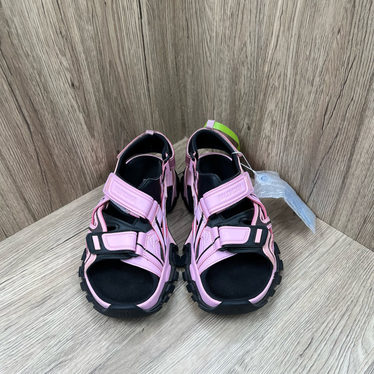 95新 Balenciaga/巴黎世家 Track 粉黑凉鞋 38码/95新/无配件